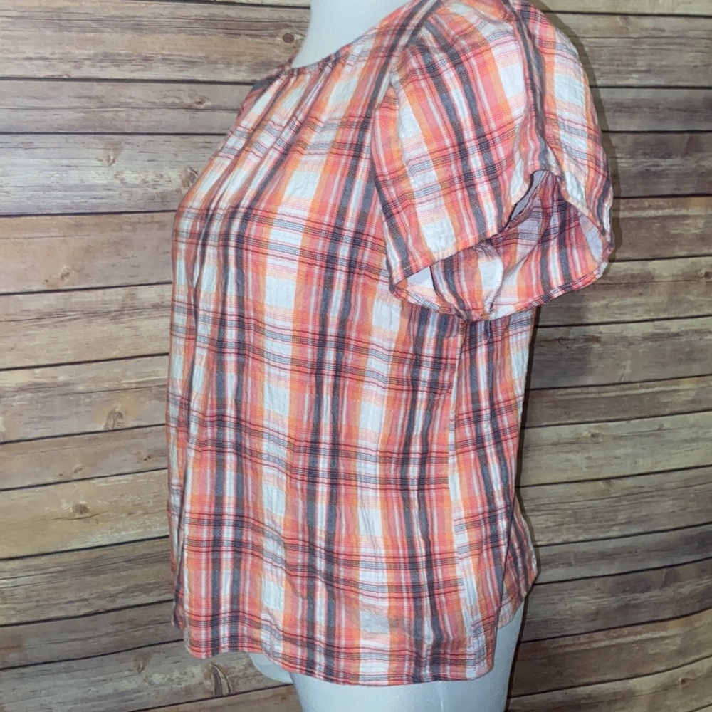 🎈Sale🎈Top With Button Back Detailing - Picture 4 of 7